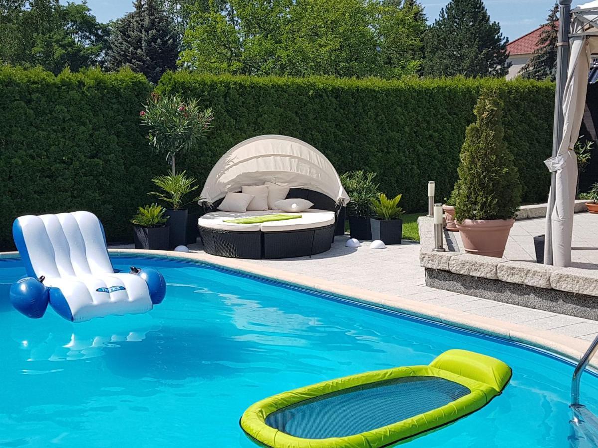 Gaestezimmer Im Bewohnten Efh Mit Pool Und Garten Ziltendorf Екстер'єр фото