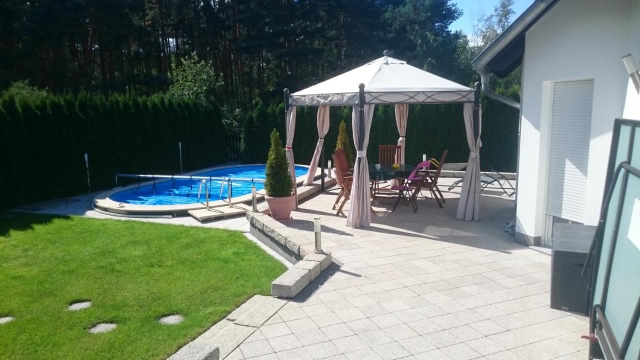 Gaestezimmer Im Bewohnten Efh Mit Pool Und Garten Ziltendorf Екстер'єр фото
